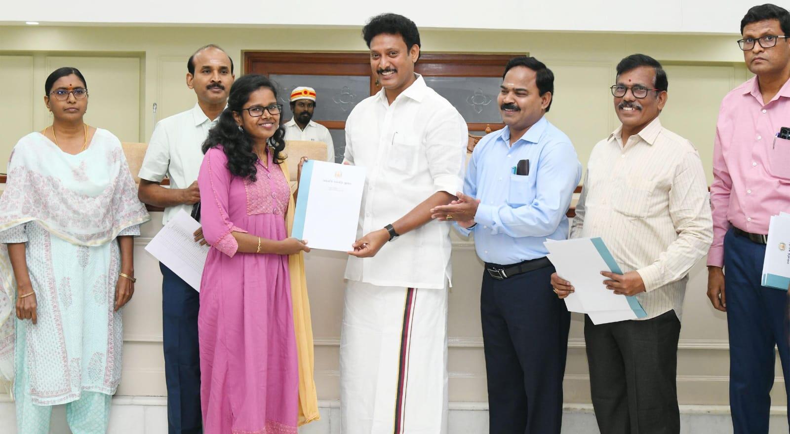 பள்ளிக்கல்வி துறையில் 217 பேருக்கு பணி நியமன ஆணைகள் - அமைச்சர் அன்பில் மகேஷ் வழங்கினார்!