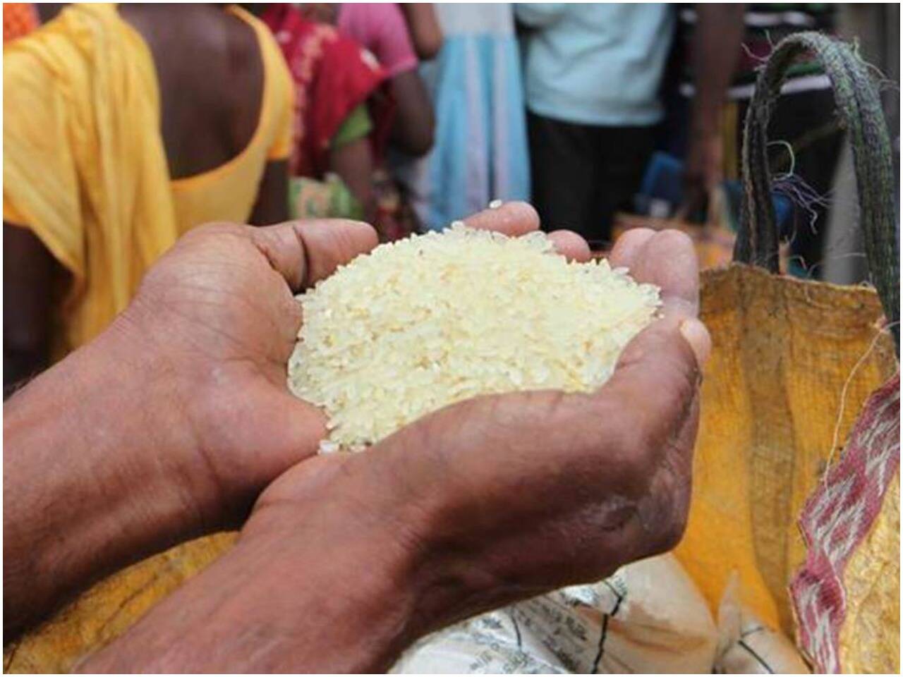 ரேஷன் பொருட்கள் கடத்தல் - 735 நபர்கள் கைது