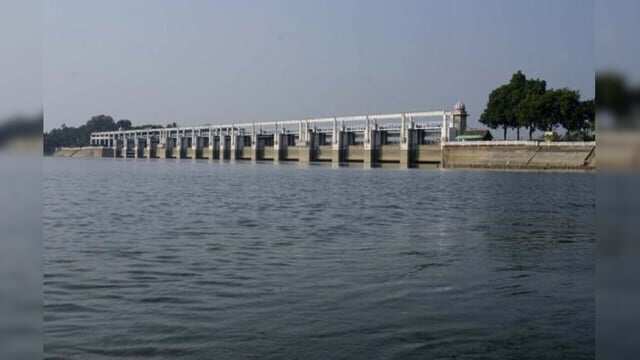 உயர்ந்து வரும் பூண்டி நீர்தேக்கத்தின் நீர்மட்டம்...கரையோர மக்களுக்கு வெள்ள அபாய எச்சரிக்கை