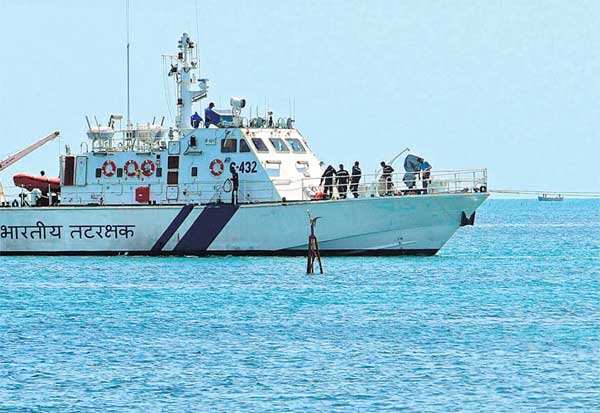 மீனவர் மீது துப்பாக்கிச்சூடு : விசாரணை நடத்த உத்தரவு - பாதுகாப்பு துறை விளக்கம்