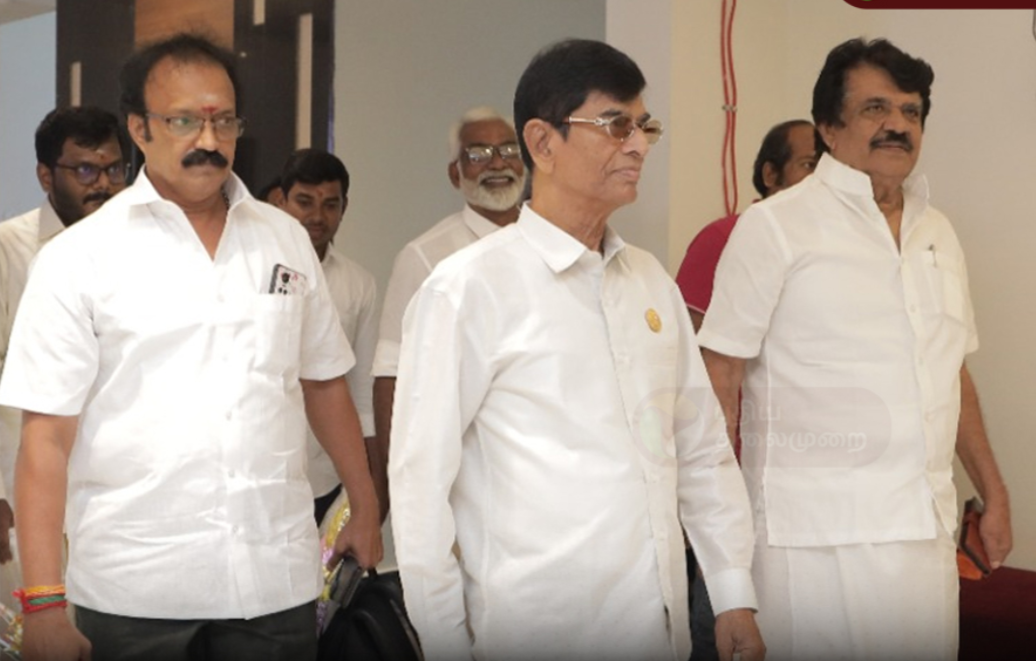 விஜய்யை விடாமல் துரத்தும் காங்கிரஸ்