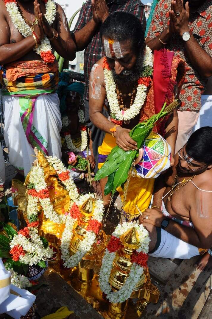 ஈரோடு கோட்டை பெருமாள் கோவில் கொடிமரம் கும்பாபிஷேக விழா... திரளான பக்தர்கள் பங்கேற்பு!