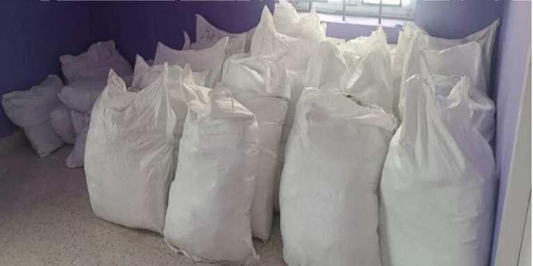 திண்டுக்கல் அருகே வீட்டில் பதுக்கி வைத்த 460 கிலோ குட்கா பறிமுதல் - இருவர் கைது!