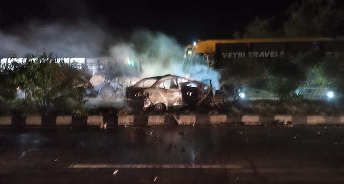 பெரம்பலூர் அருகே டேங்கர் லாரி மீது கார் மோதி விபத்து - அண்ணன், தம்பி பலி!