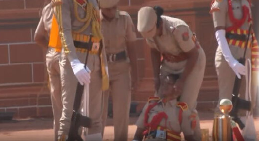 அமித்ஷா பங்கேற்ற நிகழ்ச்சி- அணிவகுப்பில் நின்றிருந்த காவலர்கள் மயக்கம்