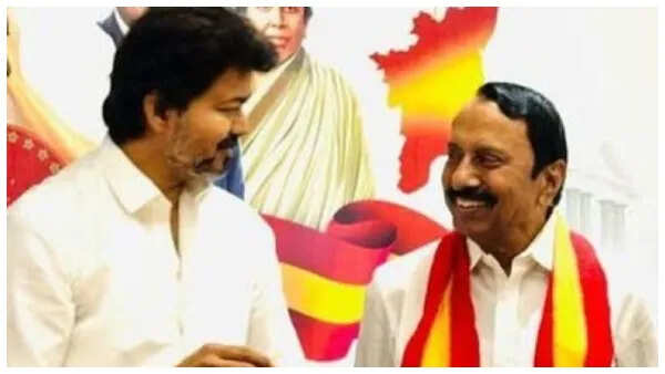 கோபியில் முதல் ஆளாக பிரச்சாரத்தை தொடங்கிய செங்கோட்டையன்..!!