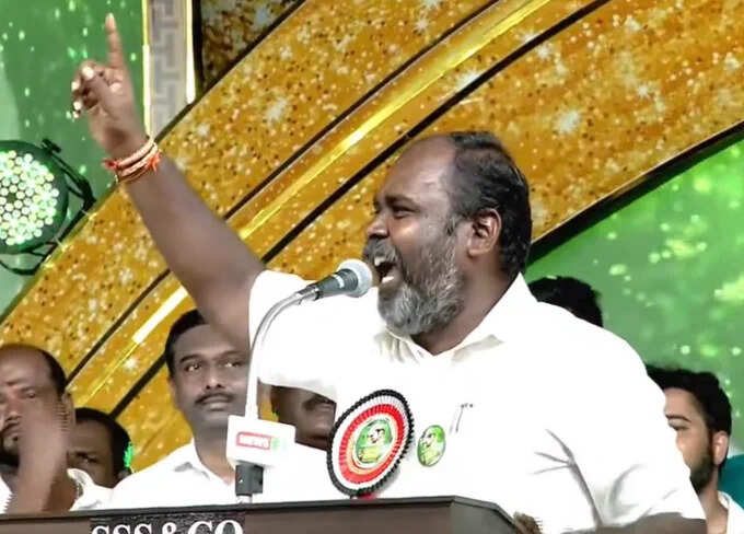 அதிமுகவை எந்த கொம்பனாலும் அழிக்க முடியாது: ஆர்.பி.உதயகுமார்