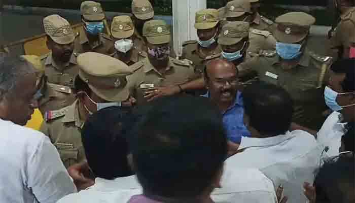 ஜெயக்குமார் அரை நிர்வாணப் படுத்தப்பட்டாரா? அதை போட்டோ எடுத்து மேலிடத்திற்கு அனுப்பினார்களா?