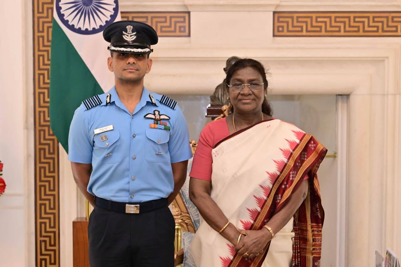 குடியரசு தலைவரை சந்தித்து வாழ்த்து பெற்ற இந்திய வீரர் சுபான்ஷு சுக்லா..!