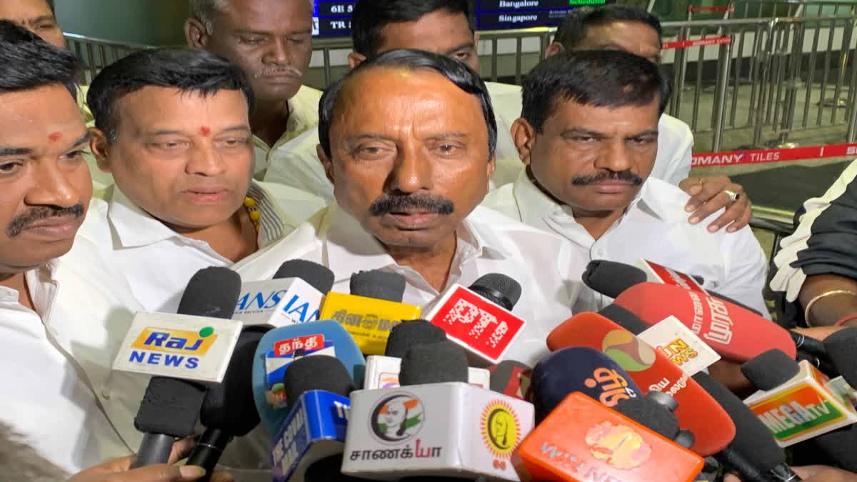 ஓபிஎஸ், டிடிவி குறித்து மனம் திறந்த செங்கோட்டையன்..!