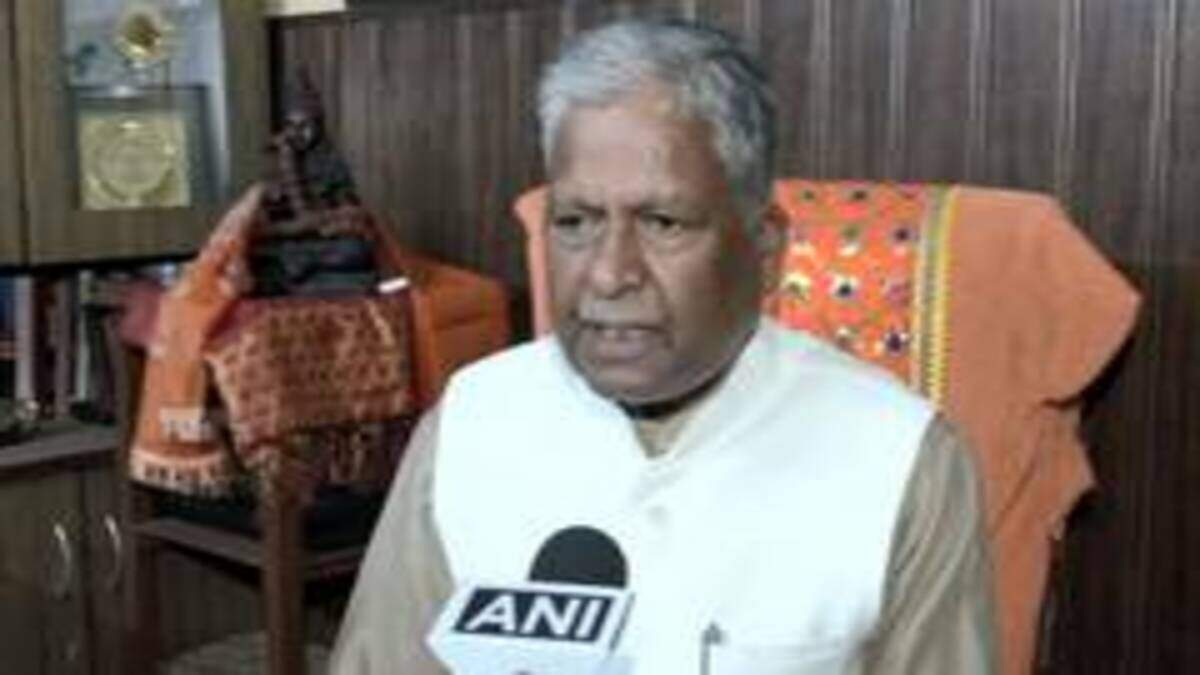 அசோக் கெலாட்டுக்கு பார்வை குறைபாடு உள்ளது அல்லது மனநல சிகிச்சை பெற வேண்டும்.. பா.ஜ.க.. எம்.பி. பதிலடி