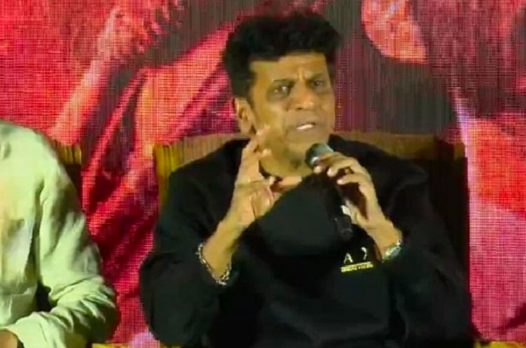 “மக்களுக்கு நல்லது செய்ய எதற்கு அரசியலுக்கு வரவேண்டும்? நடிகராக இருந்துகொண்டே நல்லது செய்யலாம்”- நடிகர் சிவராஜ்குமார்