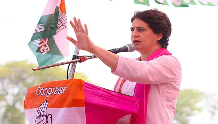 குடும்பத் தலைவிகளுக்கு மாதம் ரூ.2 ஆயிரம்- அடித்துவிடும் பிரியங்கா