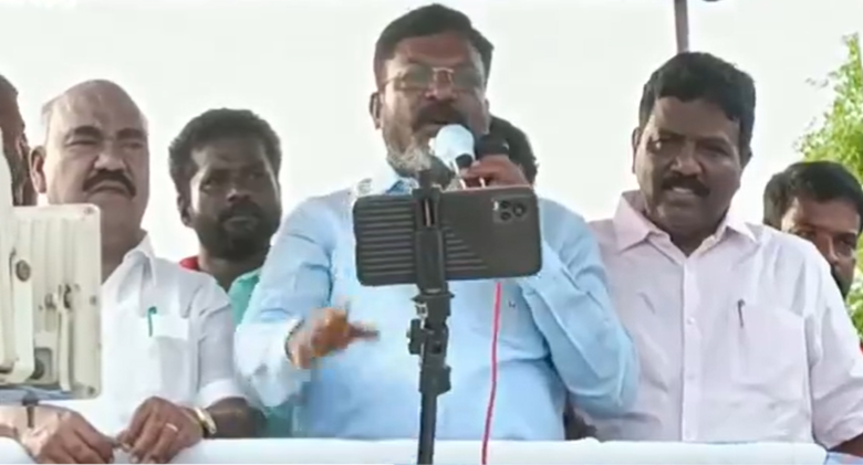 சிறுபான்மையினர் வாக்கை பிரிப்பதற்காக பாஜகவால் களம் இறக்கப்பட்டவர் விஜய்- திருமாவளவன்