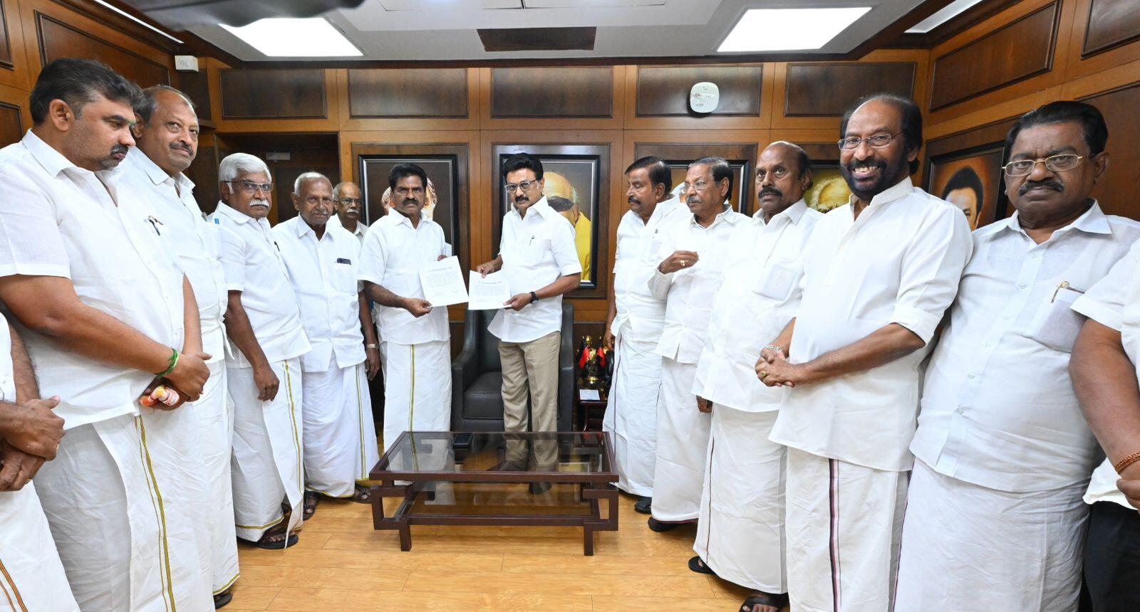 கொங்குநாடு மக்கள் தேசிய கட்சிக்கு இரண்டு தொகுதிகள் ஒதுக்கீடு..!