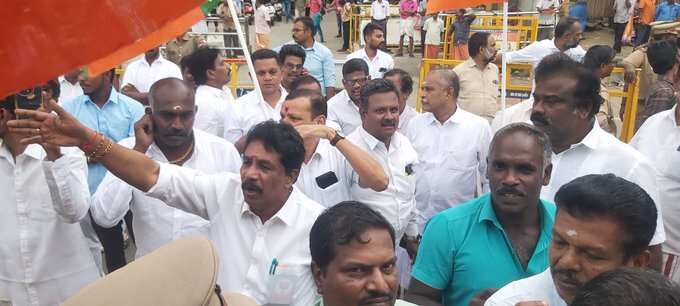 அனுமதியின்றி போராட்டம்- பாஜகவினர் 650 பேர் மீது வழக்குப்பதிவு