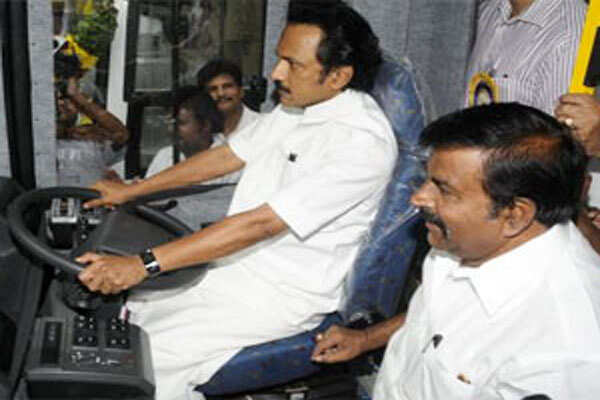 ’’உத்தரவுக்காக காத்திருக்கோம் தலைவரே..’’- ஸ்டாலின், நேரு.. அந்த நாள் ஞாபகம்