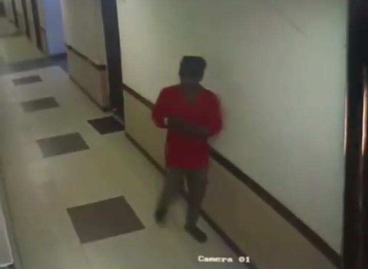 பட்டப்பகலில் அடுக்குமாடி குடியிருப்பில் பெண்ணை தாக்கி நகை பறிப்பு!