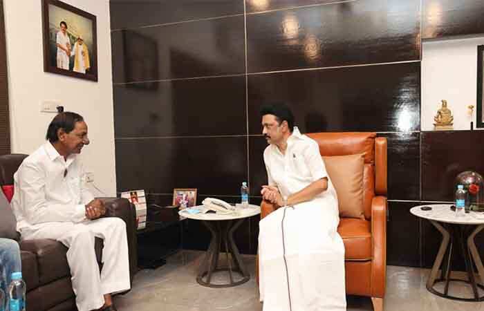 மூன்றாவது அணி : ஸ்டாலின் - சந்திரசேகரராவ் நடத்திய ஆலோசனை