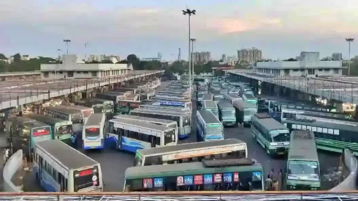 குட் நியூஸ்..!! சென்னை திரும்ப சிறப்பு பேருந்துகள் இயக்கம்..!