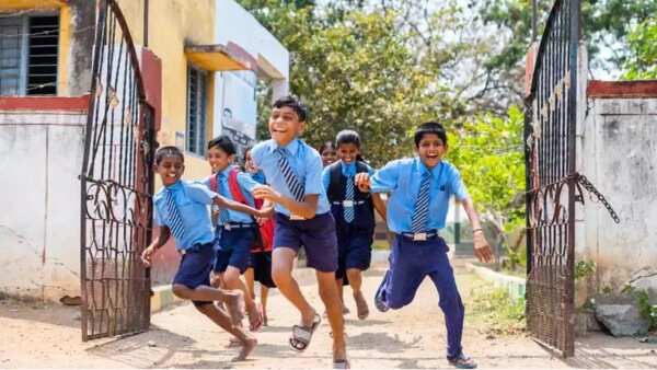 பள்ளி மாணவர்களுக்கு குட் நியூஸ்..! அரையாண்டு தேர்வுக்கு 12 நாட்கள் விடுமுறை..!