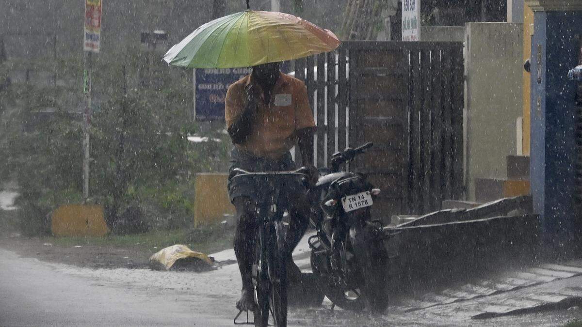 அடிக்குற வெயிலுக்கு ஜில்லான செய்தி : இந்த மாவட்டங்களில் 3 நாட்களுக்கு கனமழை வாய்ப்பு!