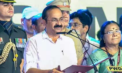 கேரள சட்டப்பேரவையில் ‘வந்தே மாதரம்’ பாடல் பாதியிலேயே நிறுத்தம்