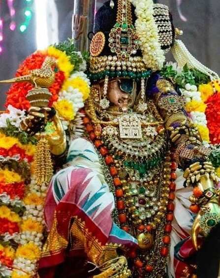 வைகுண்ட ஏகாதசி விழா பகல் பத்து 10ஆம் திருநாள்... மோகினி அலங்காரத்தில் காட்சியளித்த நம்பெருமாள்!