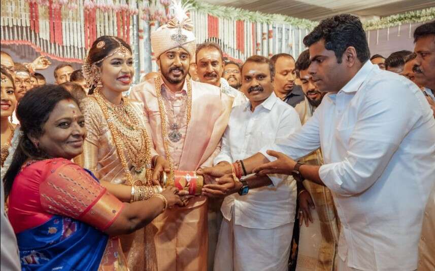 எஸ்.பி.வேலுமணி இல்ல திருமண விழாவில் ஈபிஎஸ் ஆப்சென்ட்!