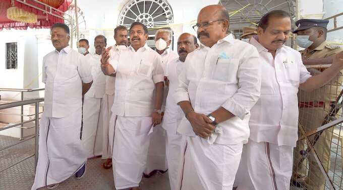 அதிமுக வெளிநடப்பு ... 'எதிர்க்கட்சிக்கு மரியாதை இல்லை' என ஈபிஎஸ் குற்றச்சாட்டு!!