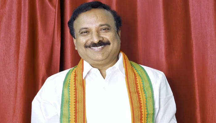 முதுகு, இடுப்பை 2 அடி வளைத்துதான் திமுக தலைவர்களை கட்சியினர் சந்திக்க முடியும் - பாஜக விளாசல்