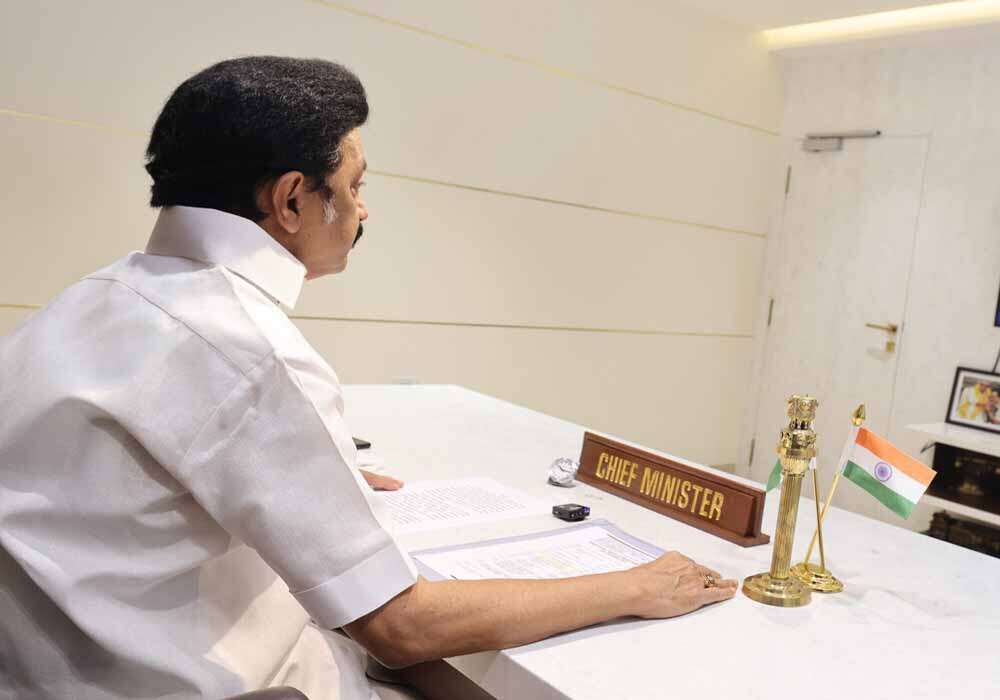 அவரின் மனைவிக்கு ஸ்டாலின் கடிதம் எழுதியிருப்பது நகைச்சுவை - நாராயணன் திருப்பதி