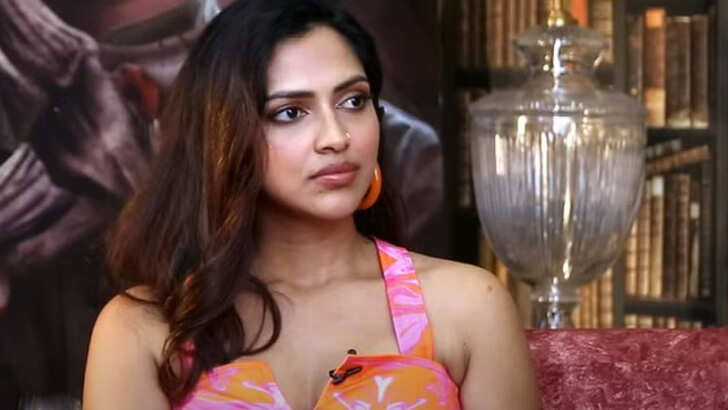 நடிகை அமலாபாலுக்கு திருவைராணிகுளம் கோவிலில் அனுமதி மறுப்பு