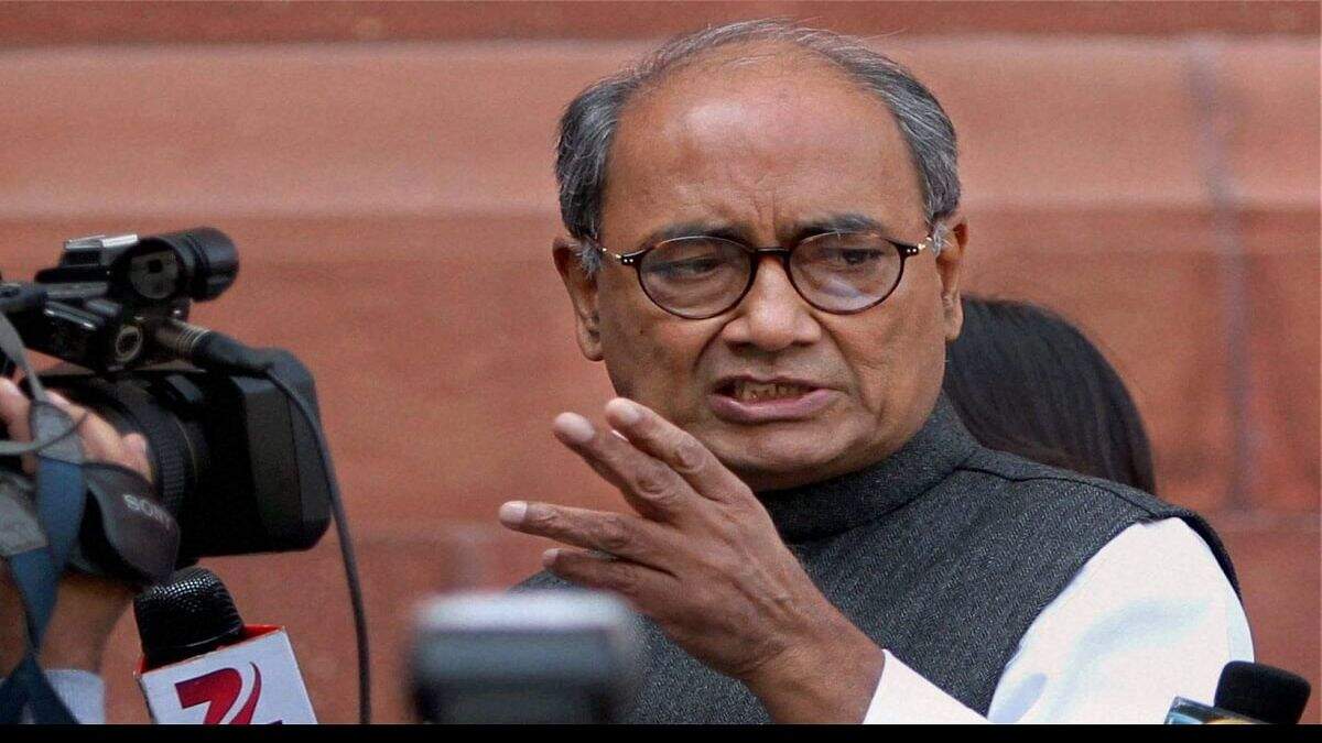 40, 50 வயதுடைய பெண்கள் பிரதமர் மோடியால் ஈர்க்கப்படுகின்றனர்... திக்விஜய சிங் சர்ச்சை பேச்சு