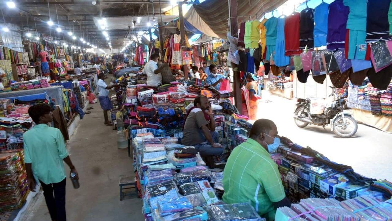 நூல் விலை உயர்வு எதிரொலி... ஈரோடு ஜவுளி சந்தையில் மொத்த வியாபாரம் பாதிப்பு!