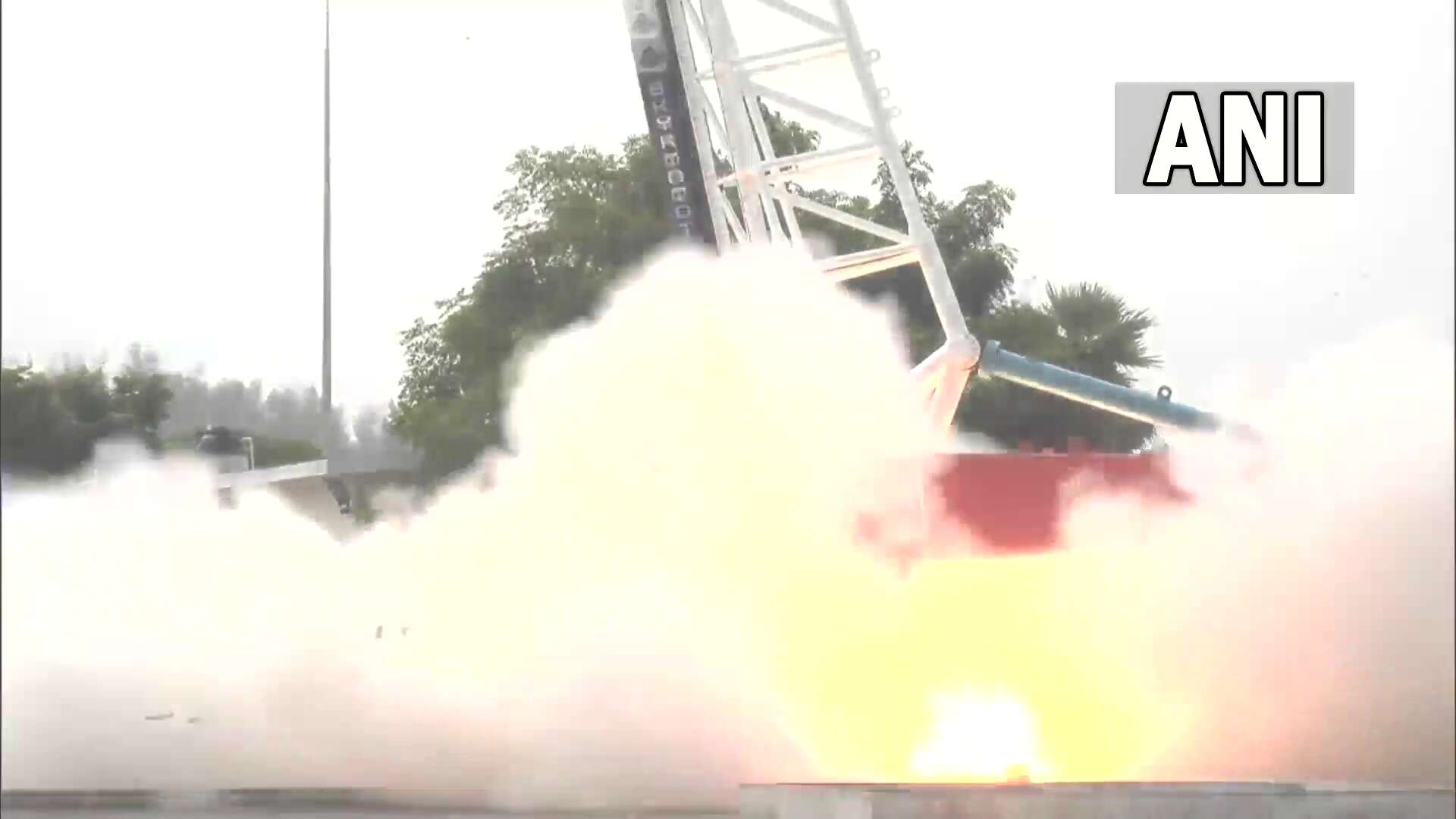 #BREAKING : விண்ணில் பாய்ந்தது இந்தியாவின் முதல் தனியார் ராக்கெட்