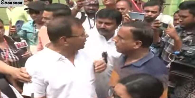 #BREAKING : சென்னை ஆழ்வார்பேட்டை வாக்குச்சாவடியில் திமுக- பாஜகவினர் இடையே தள்ளுமுள்ளு..!