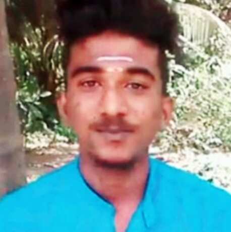 குளிர்சாதன பெட்டிக்குள் சடலத்தை வைத்தபோது மின்சாரம் தாக்கி இளைஞர் பலி... திருச்சி அருகே சோகம்!