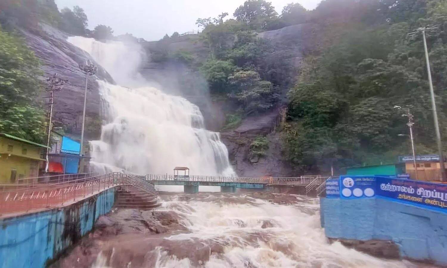 குற்றாலம் மெயின் அருவியில் 2-வது நாளாக தடை நீட்டிப்பு..!!