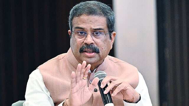 #BIG BREAKING : மத்திய கல்வித்துறை அமைச்சர் தர்மேந்திர பிரதான் ராஜினாமா..!!