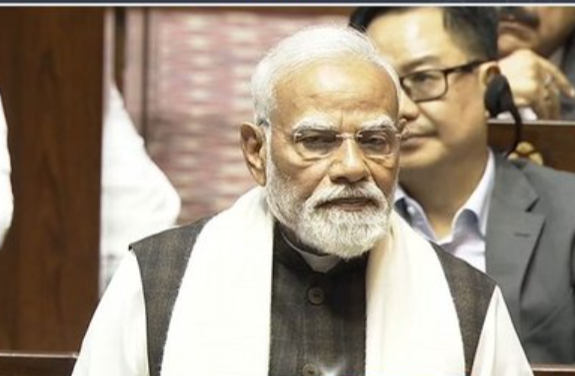 “எனக்கு சவக்குழி தோண்டப் பார்க்கிறார்கள்”- மோடி பரபரப்பு