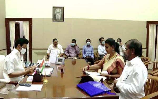 மின்னல் வேகம் என்பது இனி ஸ்டாலின் வேகம் - நெகிழும் ரோஜா