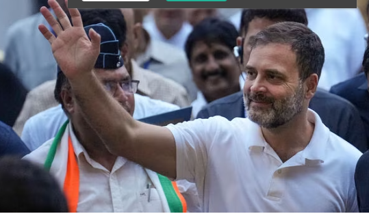 நாடாளுமன்றம் வந்தார் ராகுல் காந்தி