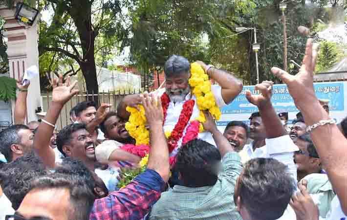 அழகிரியின் ஆதரவாளர் வெற்றி -திமுக அதிர்ச்சி