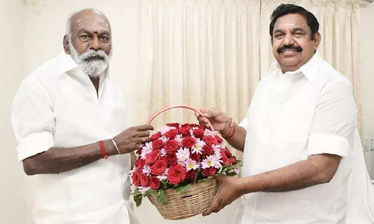 அதிமுகவில் இணைந்த அமமுகவின் முக்கிய புள்ளிகள் - தொடர்ந்து அதிரடி காட்டும் எடப்பாடி பழனிசாமி