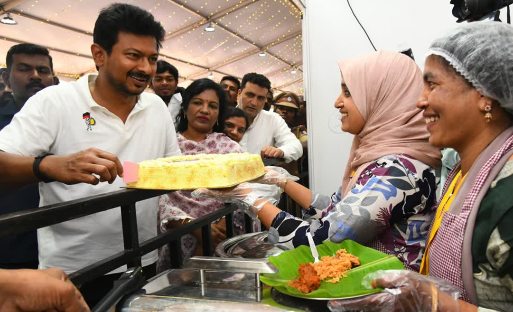 உடனே கிளம்புங்க..! களைகட்டும் பெசன்ட் நகர் உணவுத் திருவிழா.. 235-க்கும் மேற்பட்ட உணவு வகைகள் ஒரே இடத்தில்...