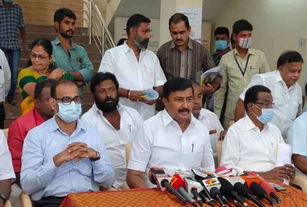 திமுக அமைச்சருக்கு எதிராக திமுகவினர் உண்ணாவிரத போராட்டம்