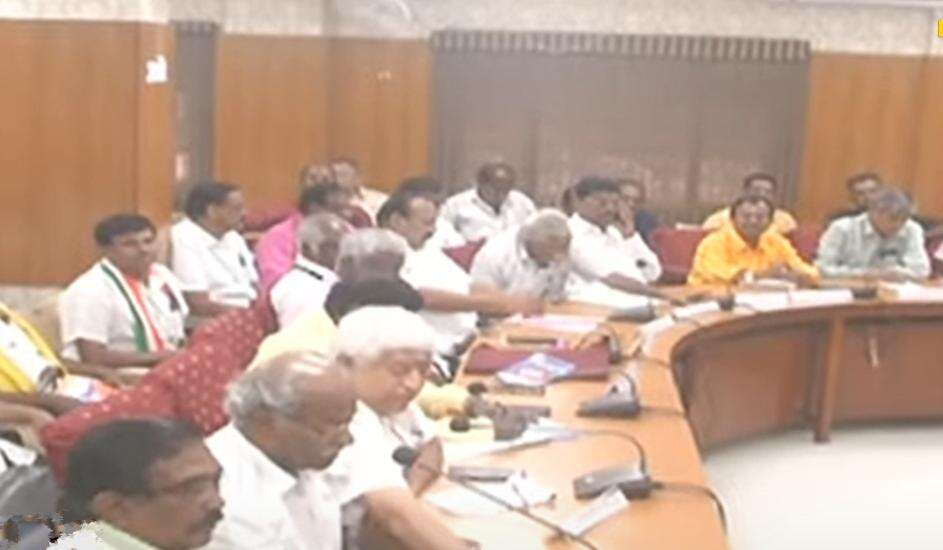 போக்குவரத்து தொழிற்சங்கத்தினருடன் முத்தரப்பு பேச்சுவார்த்தை தொடக்கம்!