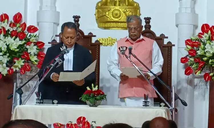 நாகலாந்து மாநில ஆளுநராக பதவியேற்றுக்கொண்டார் இல.கணேசன்