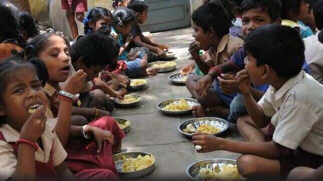 #JUSTIN அனைத்து பள்ளி வேலை நாட்களிலும் சத்தான சிற்றுண்டி - 15 மாவட்டங்களில் பணிகள் தொடக்கம்!!